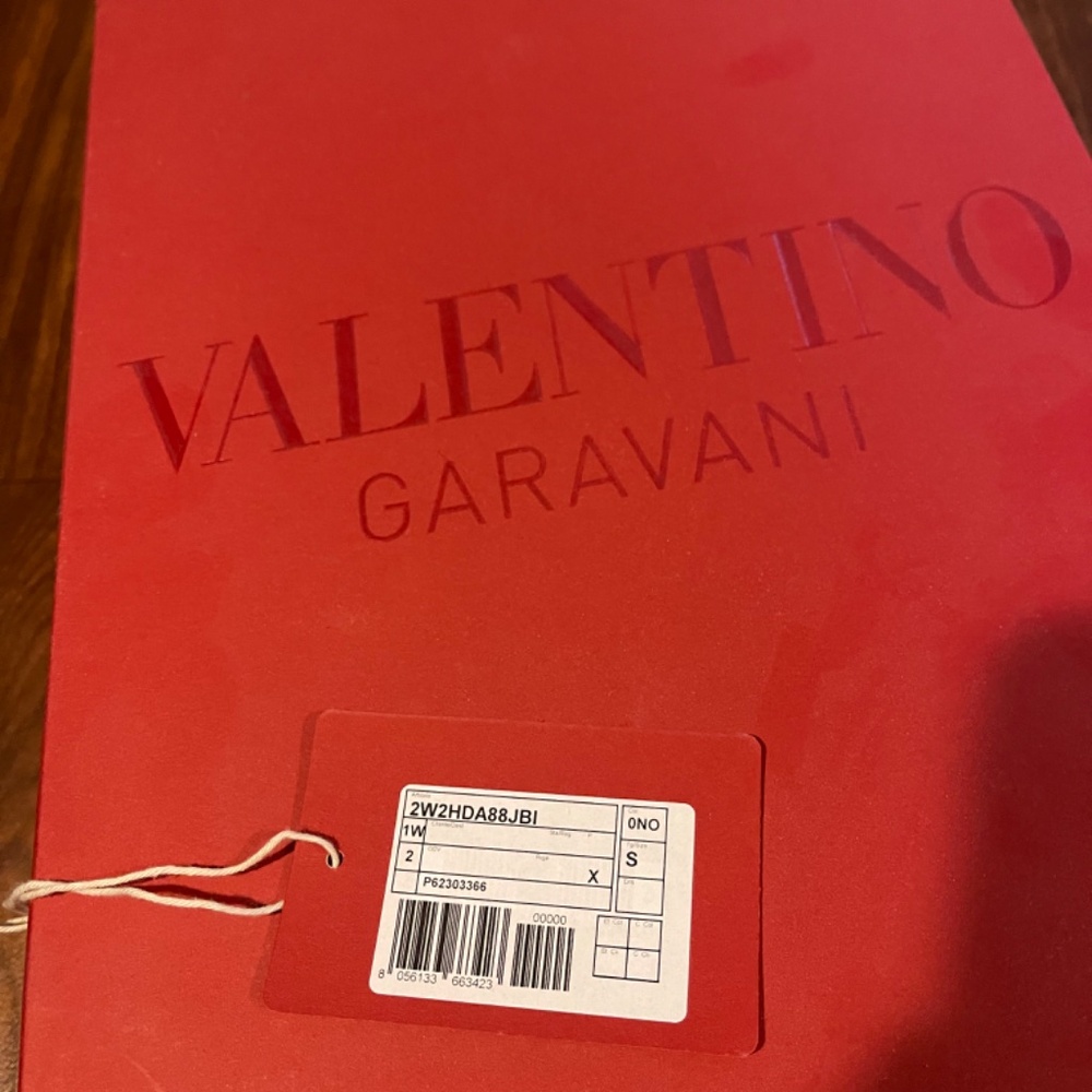 Valentino gold logo cap - Picture 4 of 5